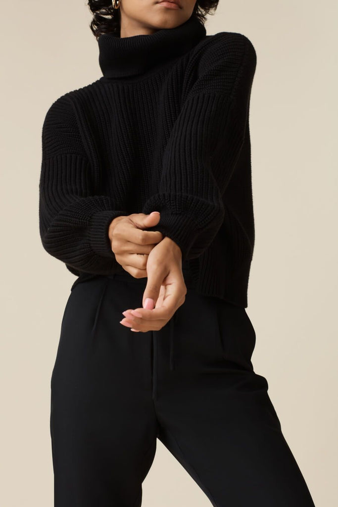VETTA Apparel & Accessories The Convertible Chunky Sweater capsule wardrobe