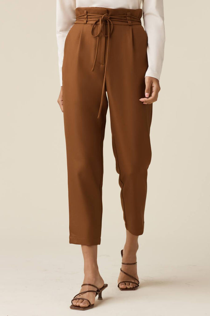 VETTA apparel 0 / Umber The Paperbag Tie Pant capsule wardrobe