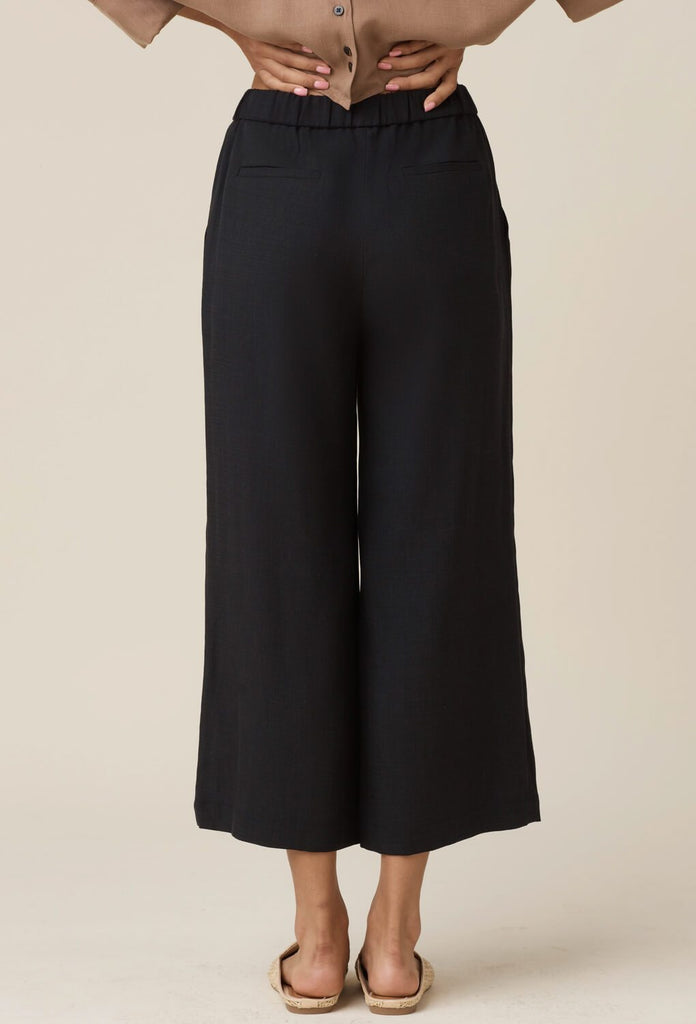 VETTA Apparel & Accessories The Wide Leg Crop Pant capsule wardrobe