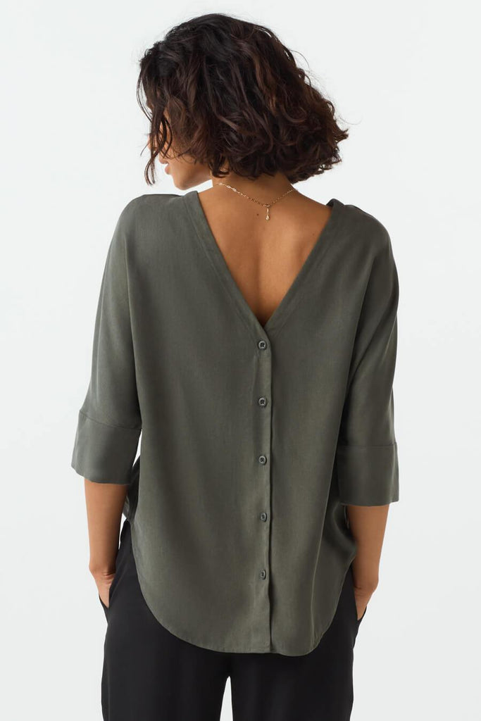 VETTA apparel The Boyfriend Shirt capsule wardrobe