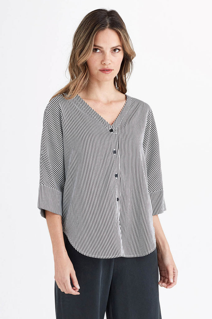 VETTA apparel The Boyfriend Shirt capsule wardrobe