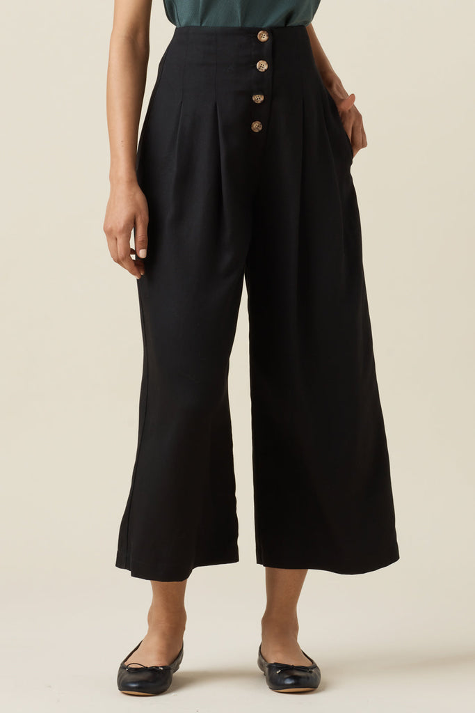 VETTA apparel The Button Fly Culottes capsule wardrobe