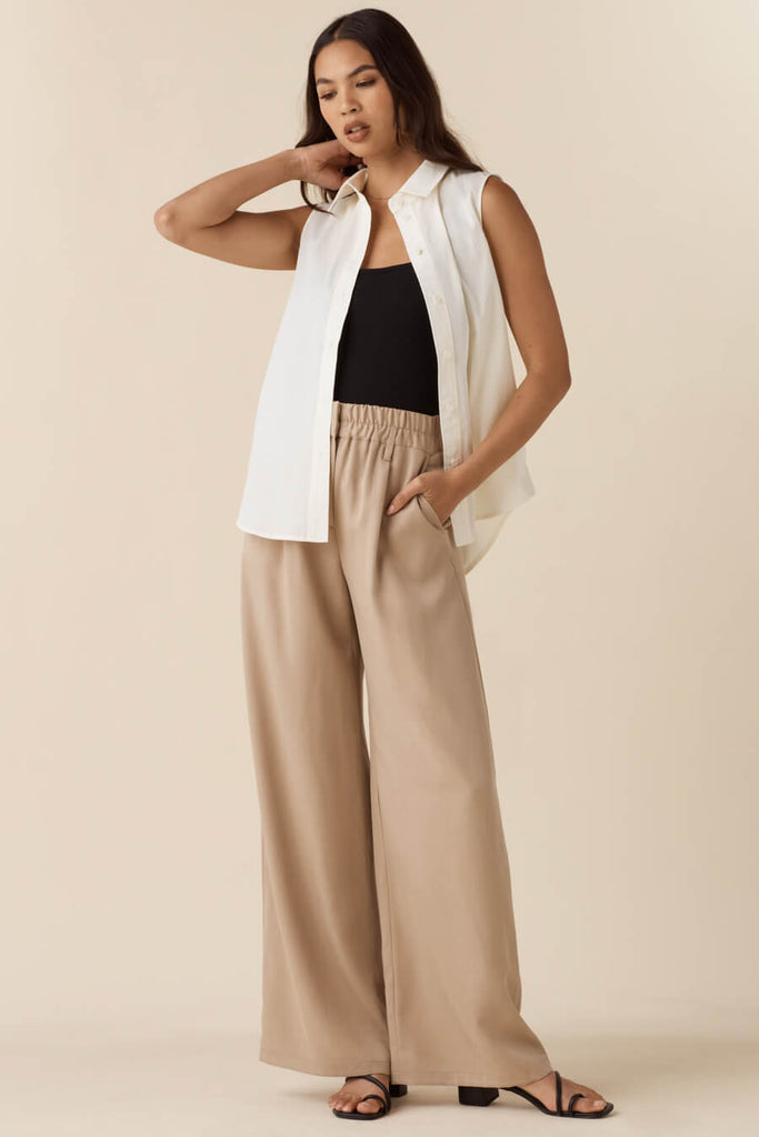 VETTA apparel The Elastic Waist Trouser capsule wardrobe