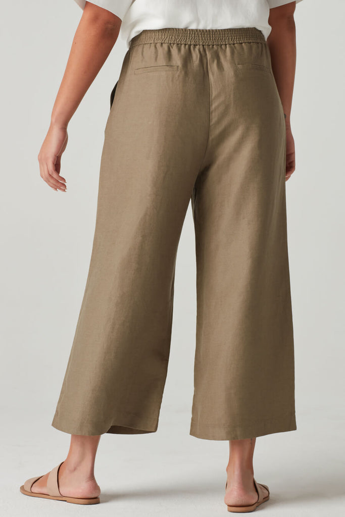 VETTA apparel The Elastic Waist Wide Leg Pant capsule wardrobe