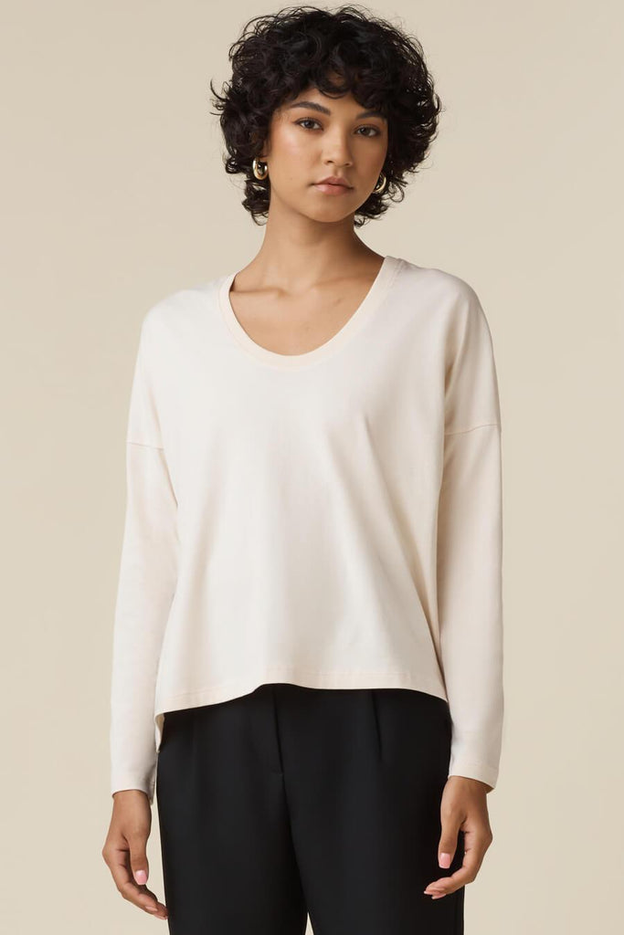 VETTA apparel The Long Sleeve Convertible Tee capsule wardrobe