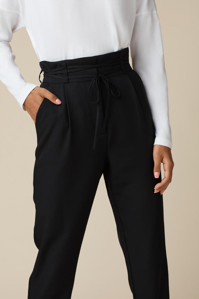 VETTA apparel The Paperbag Tie Pant capsule wardrobe