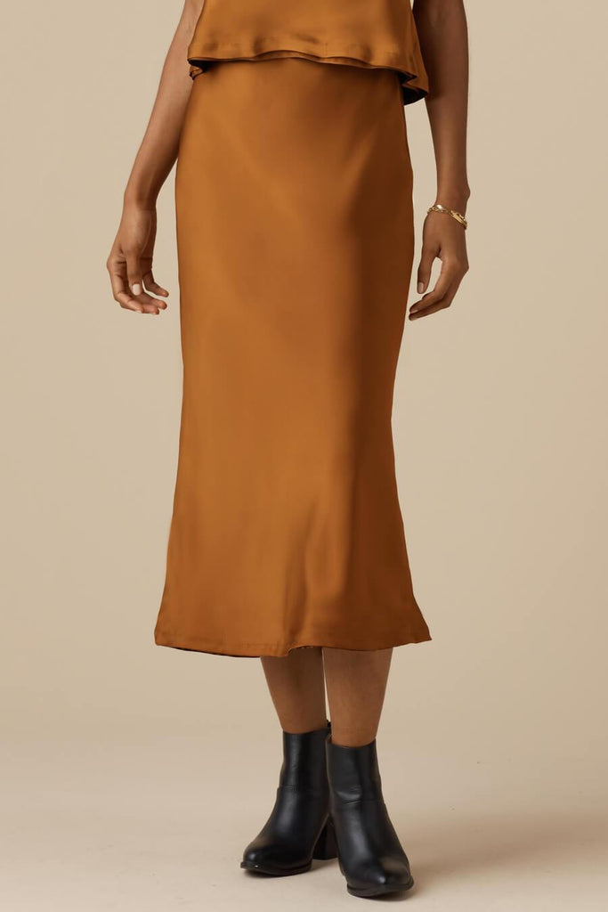 VETTA apparel The Reversible Satin Midi Skirt capsule wardrobe