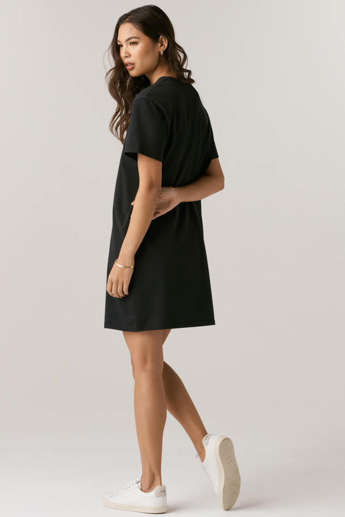 VETTA apparel The T-Shirt Dress capsule wardrobe