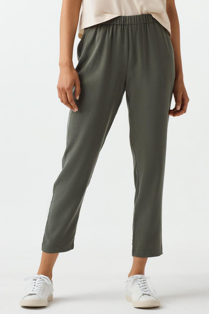 VETTA apparel The Tencel Tapered Pant capsule wardrobe