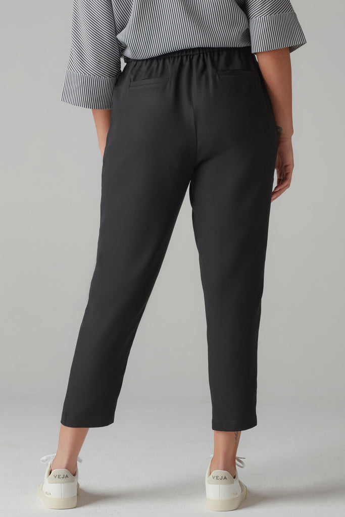 VETTA apparel The Tencel Tapered Pant capsule wardrobe