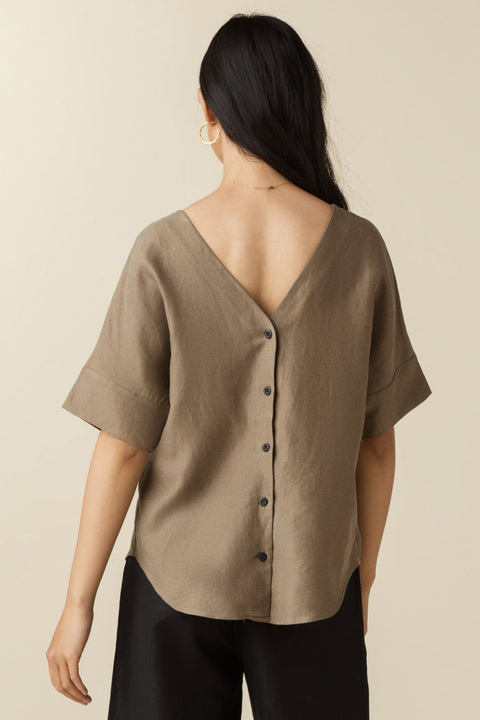 VETTA apparel The Textured Girlfriend Shirt capsule wardrobe