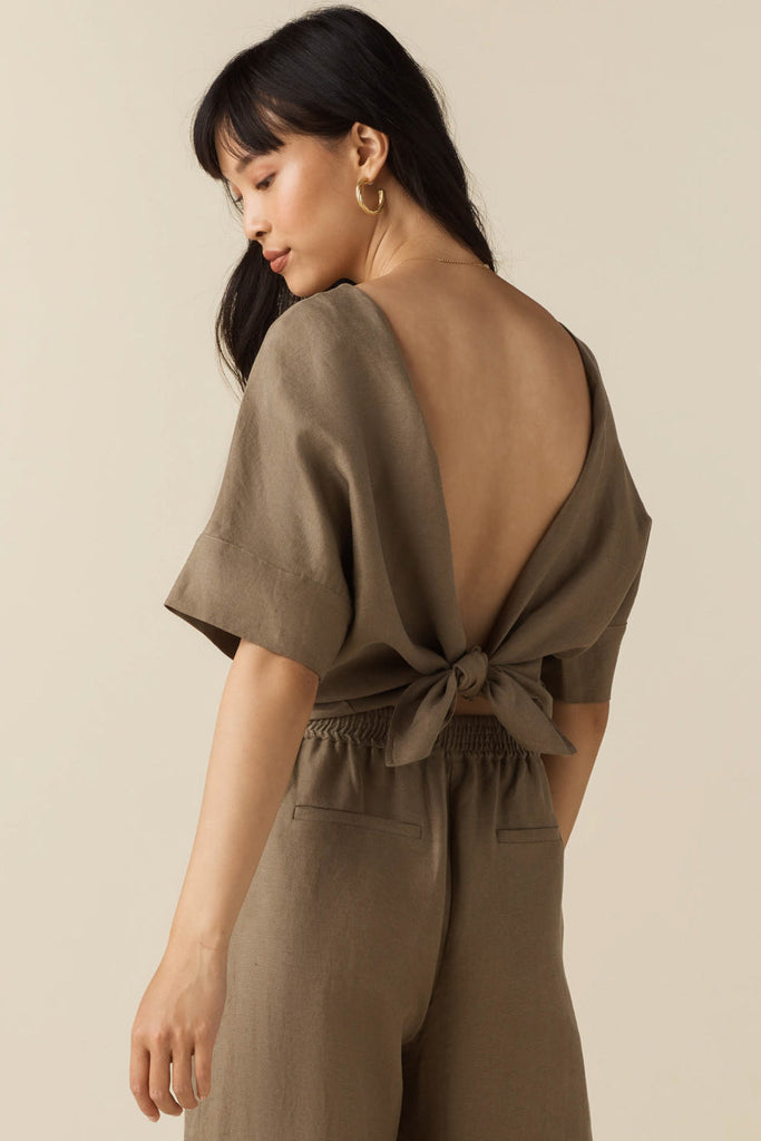 VETTA apparel The Textured Girlfriend Shirt capsule wardrobe