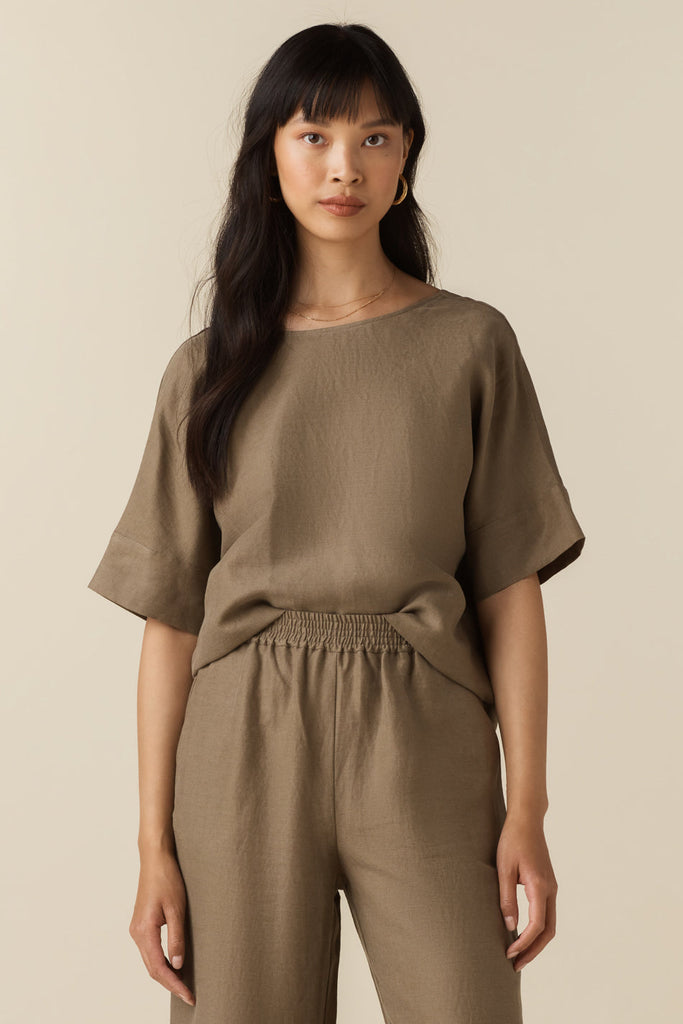 VETTA apparel The Textured Girlfriend Shirt capsule wardrobe