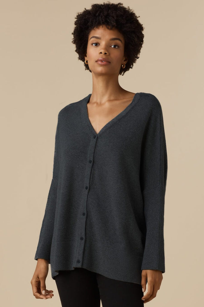 VETTA apparel The V-Neck Oversized Sweater capsule wardrobe