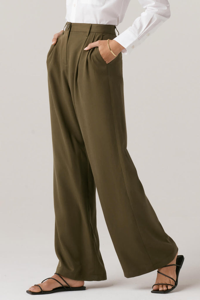 VETTA apparel The Wide Leg Trouser capsule wardrobe