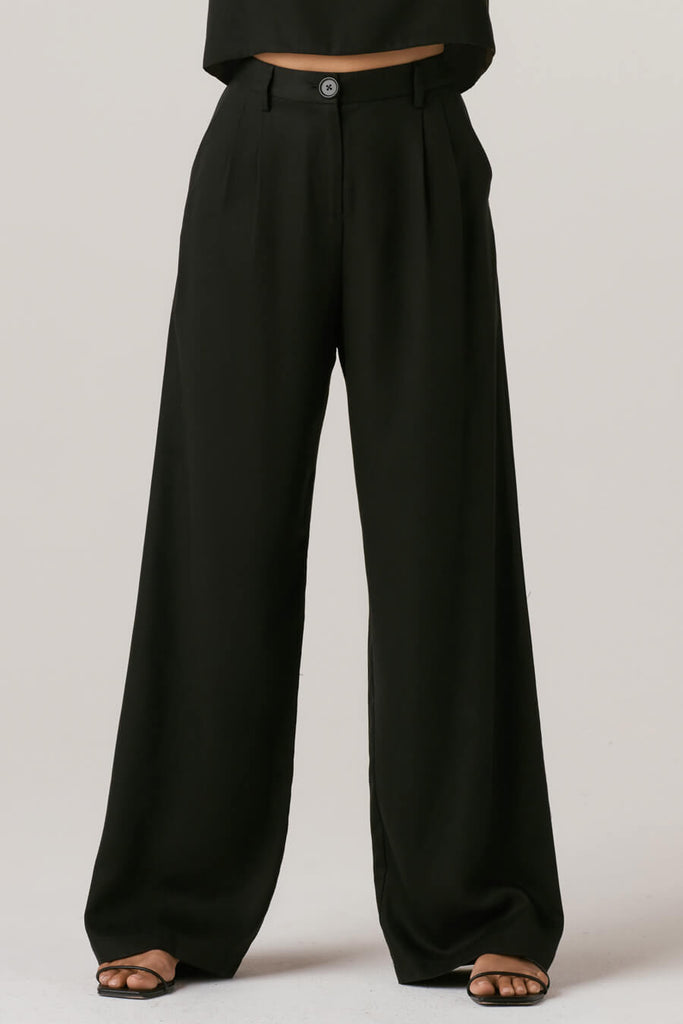 VETTA apparel The Wide Leg Trouser capsule wardrobe