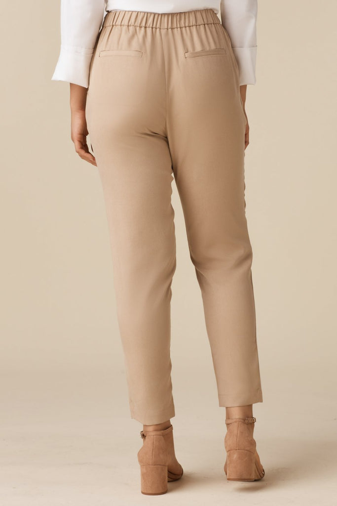 VETTA The Cigarette Pant capsule wardrobe