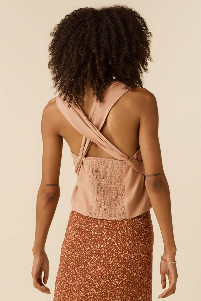 VETTA The Convertible Tie Tank capsule wardrobe