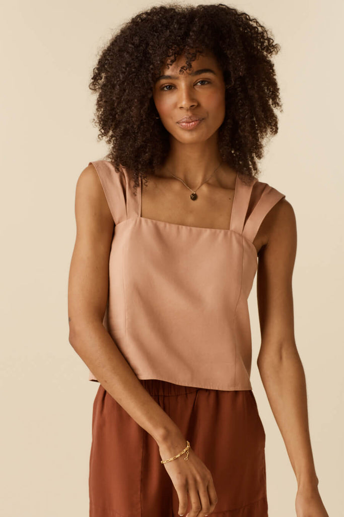 VETTA The Convertible Tie Tank capsule wardrobe