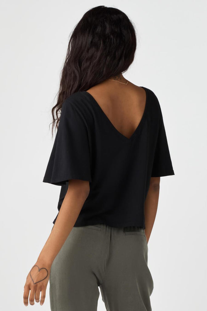 VETTA The Cropped Flutter Tee capsule wardrobe