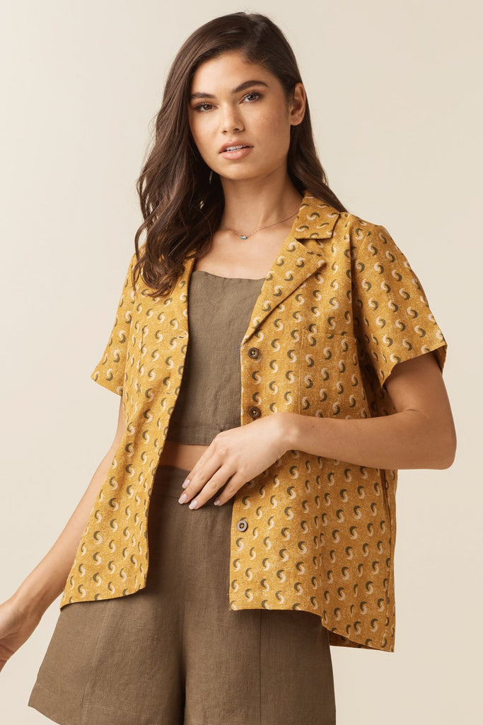 VETTA The Linen Collared Shirt capsule wardrobe