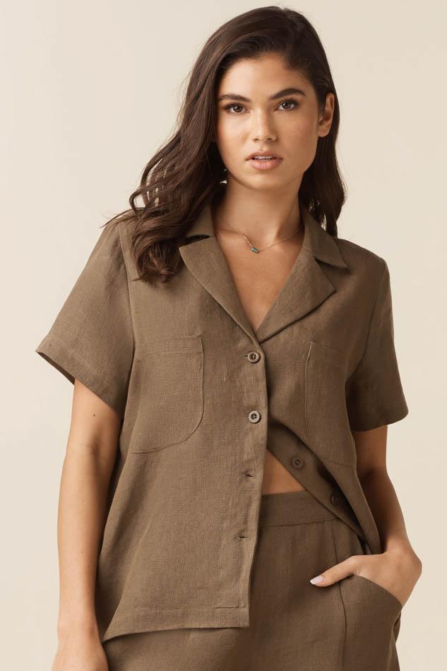 VETTA The Linen Collared Shirt capsule wardrobe