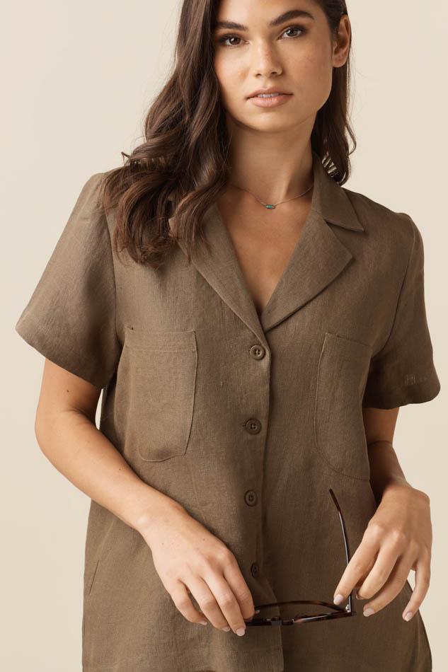 VETTA The Linen Collared Shirt capsule wardrobe