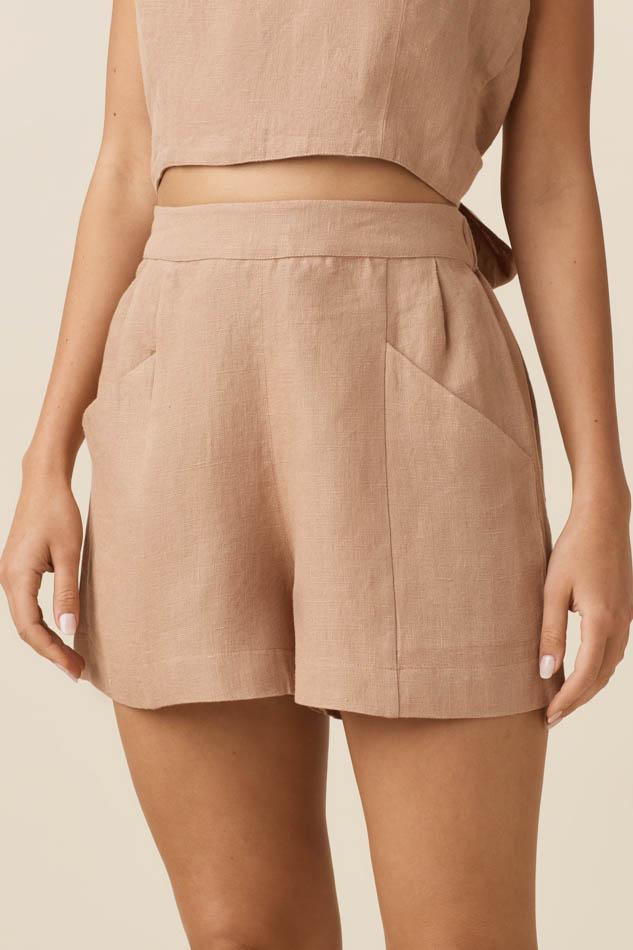 VETTA The Linen Short capsule wardrobe
