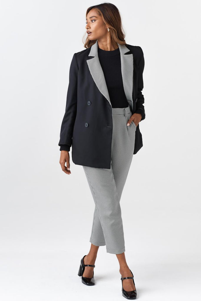 VETTA The Reversible Oversized Blazer capsule wardrobe