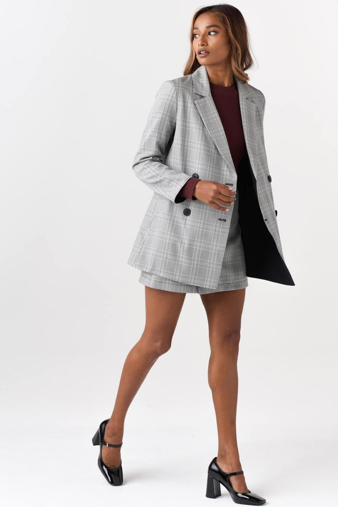 VETTA The Reversible Oversized Blazer capsule wardrobe