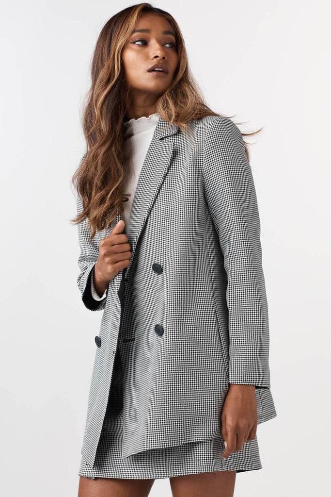 VETTA XS / Houndstooth/ Black The Reversible Oversized Blazer capsule wardrobe