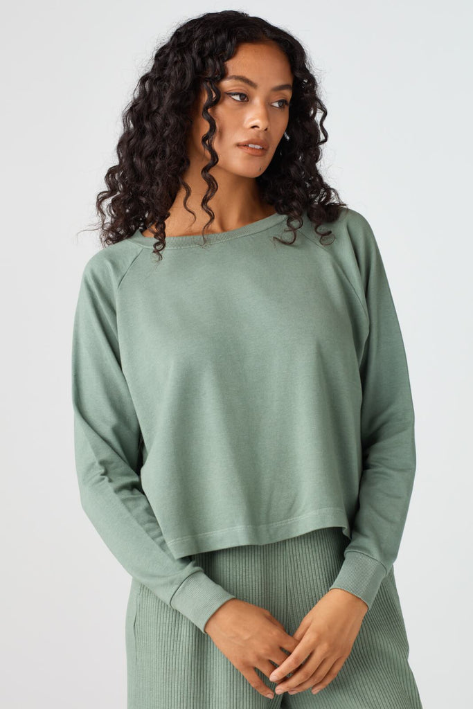 VETTA XS / Sage The Raglan Sweatshirt capsule wardrobe