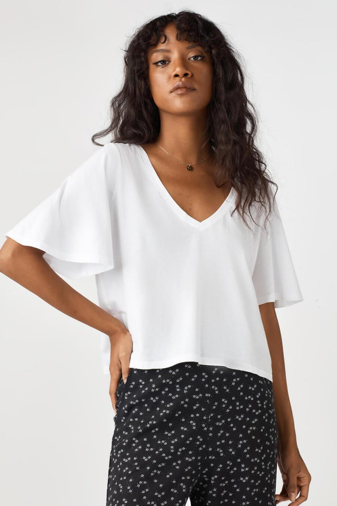 VETTA XS / White The Cropped Flutter Tee capsule wardrobe