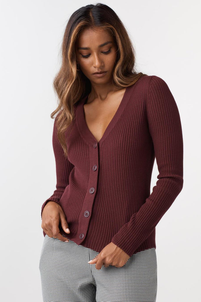 VETTA XS / Wine The Fitted Ribbed Cardigan capsule wardrobe